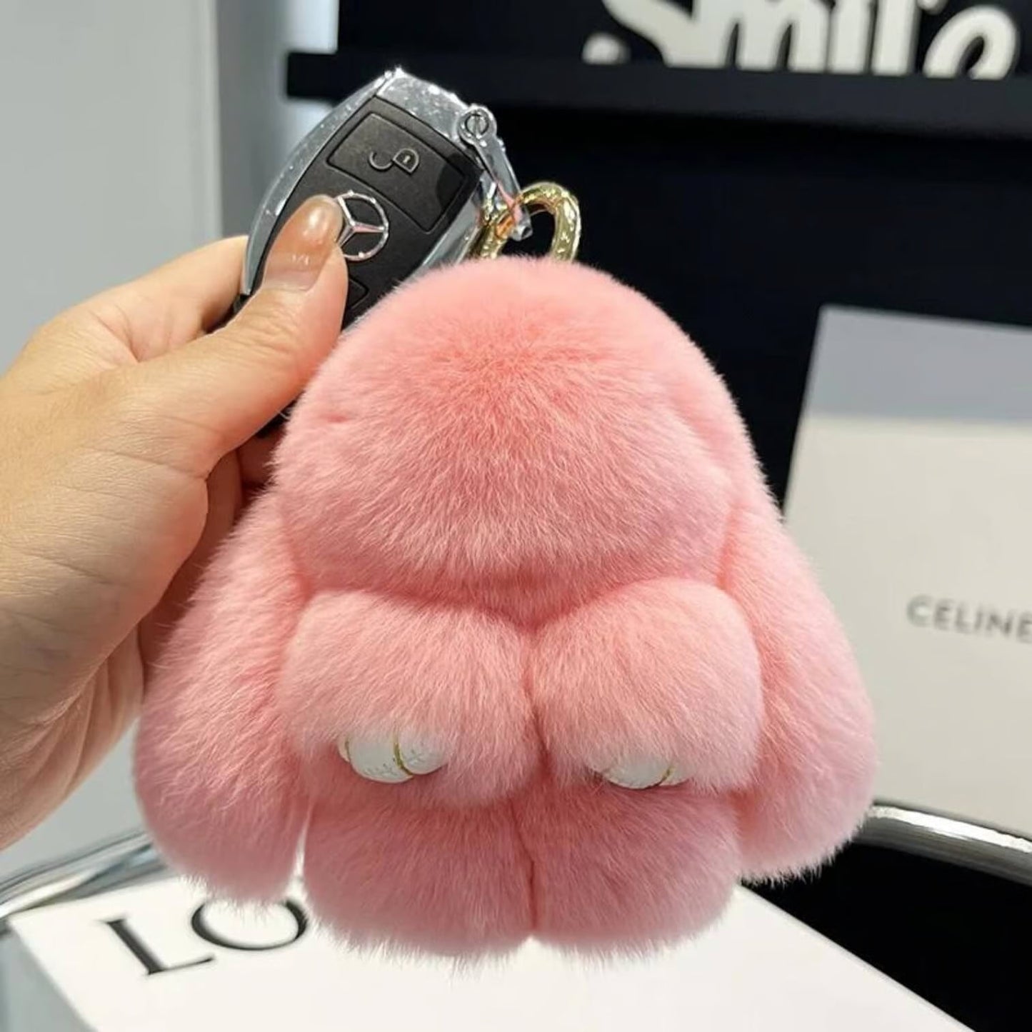 🔥 Handmade Soft Bunny Fur Ball Keychain – Cute & Stylish Must-Have!