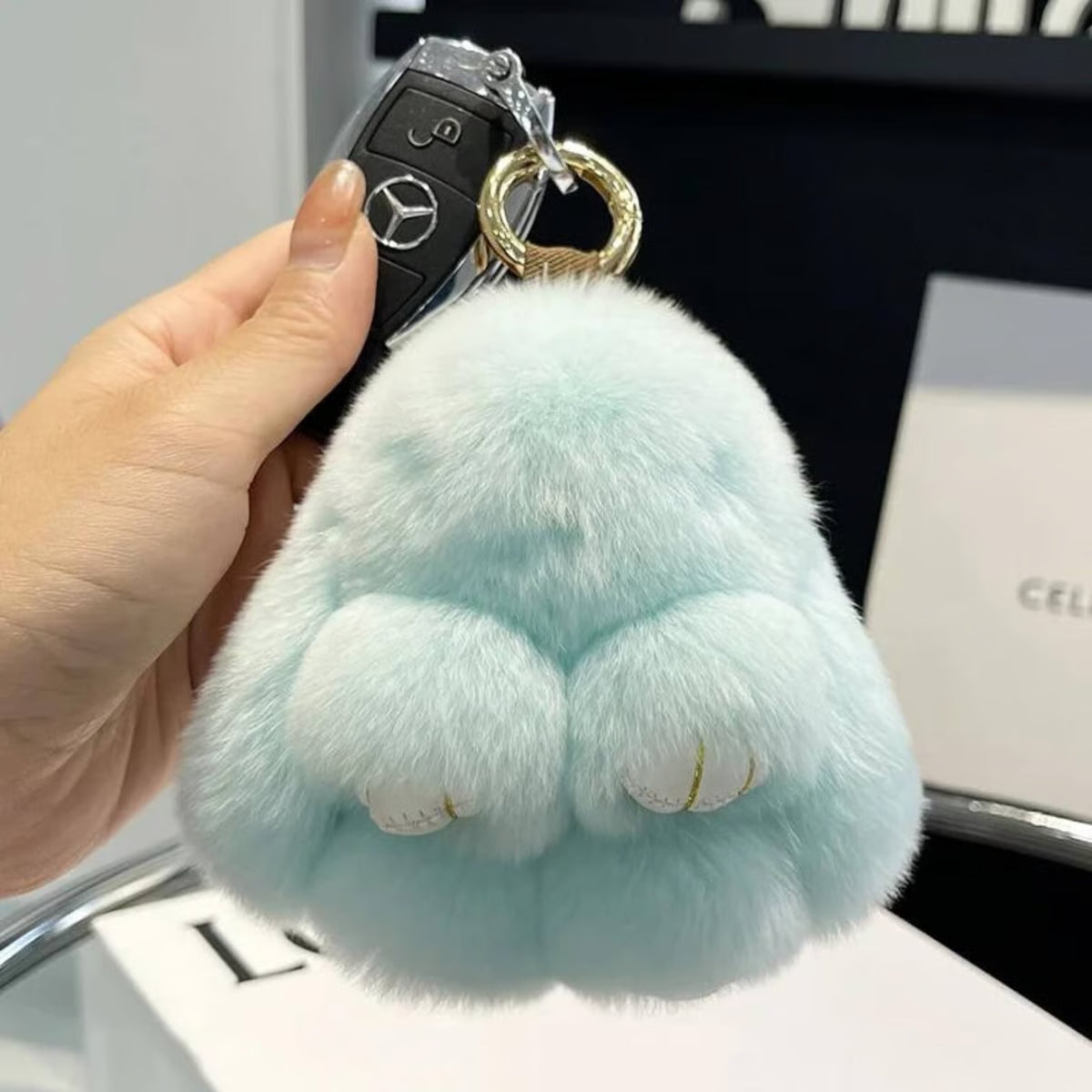 🔥 Handmade Soft Bunny Fur Ball Keychain – Cute & Stylish Must-Have!