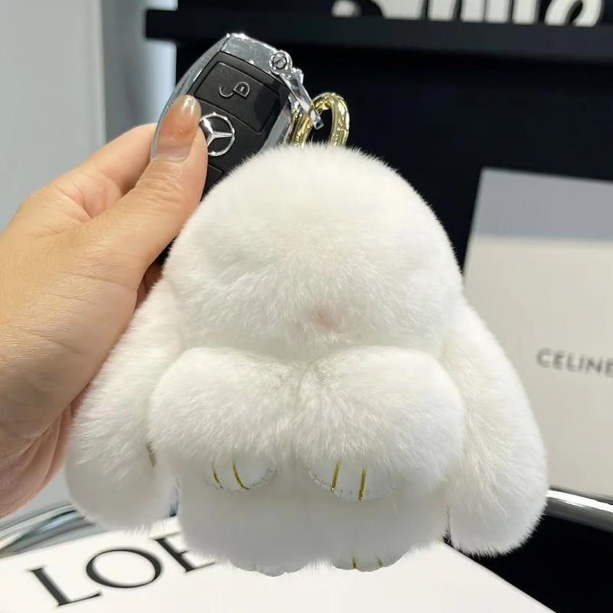 🔥 Handmade Soft Bunny Fur Ball Keychain – Cute & Stylish Must-Have!