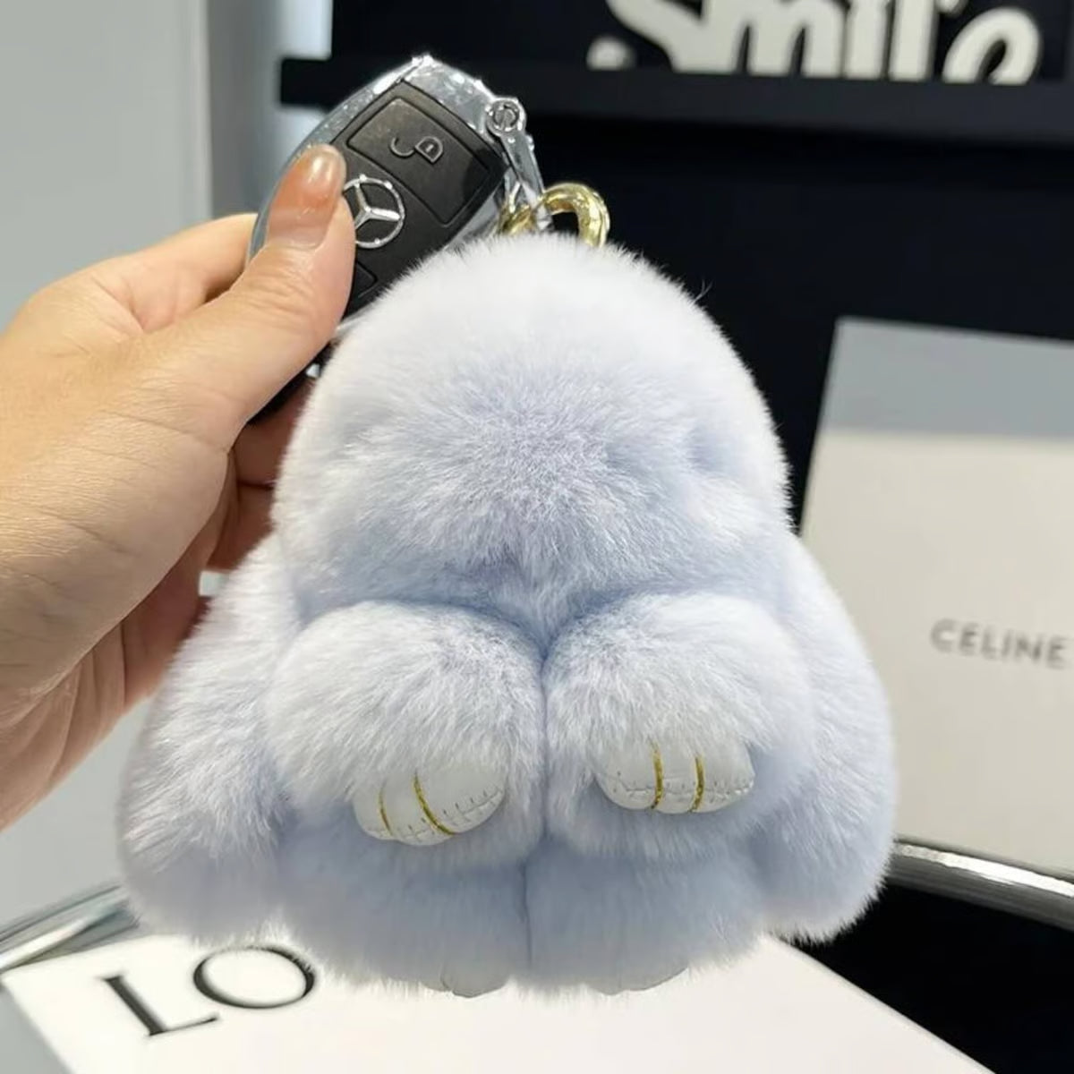 🔥 Handmade Soft Bunny Fur Ball Keychain – Cute & Stylish Must-Have!